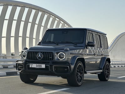 在阿布扎比租赁深灰色 Mercedes G class 1