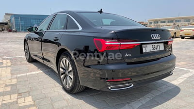 Schwarz Audi A6 zur Miete in Abu-Dhabi 1