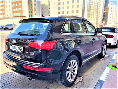 Black Audi Q5 for rent in Dubai 0