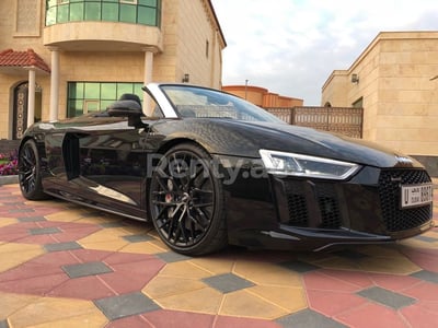 Schwarz Audi R8 Spider zur Miete in Abu-Dhabi 0