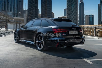 Schwarz Audi RS6 zur Miete in Abu-Dhabi 1