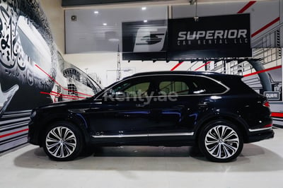 Negro Bentley Bentayga en alquiler en Sharjah 1