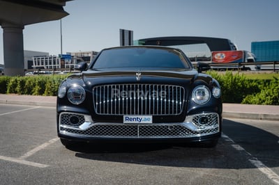 Schwarz Bentley Flying Spur zur Miete in Dubai 0