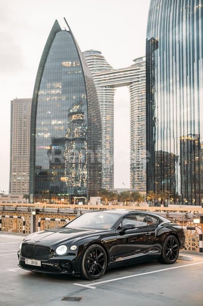 Schwarz Bentley Continental GT zur Miete in Dubai 1