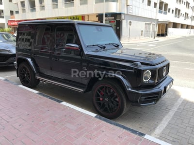 Negro Mercedes G63 AMG en alquiler en Abu-Dhabi 0