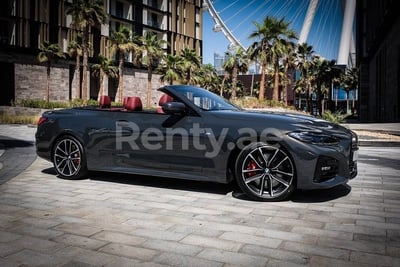 Gris Oscuro BMW 430i cabrio en alquiler en Abu-Dhabi 1