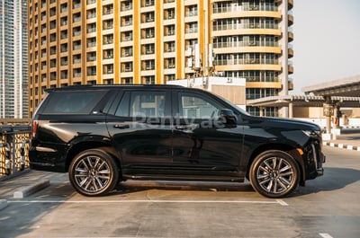 Nero Cadillac Escalade Sport in affitto a Sharjah 0