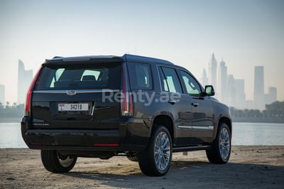 Noir Cadillac Escalade en location à Abu-Dhabi 0