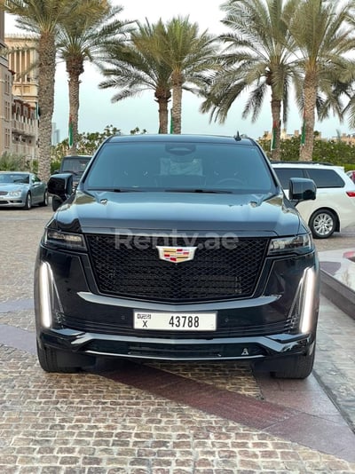 Noir Cadillac Escalade Platinum S en location à Abu-Dhabi 0