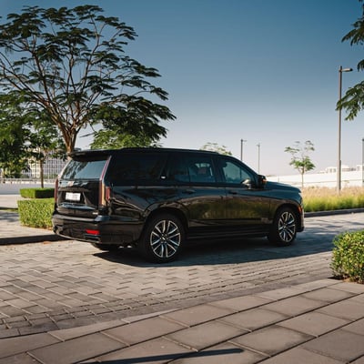 Nero Cadillac Escalade in affitto a Sharjah 1