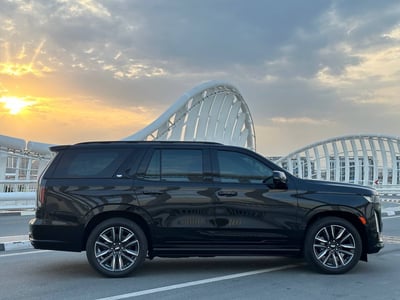 Nero Cadillac Escalade in affitto a Abu-Dhabi 0