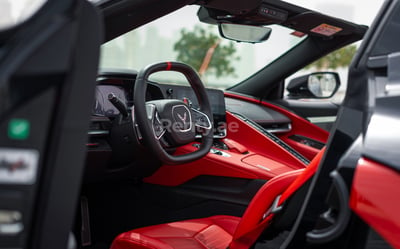 Nero Chevrolet Corvette Spyder in affitto a Abu-Dhabi 1