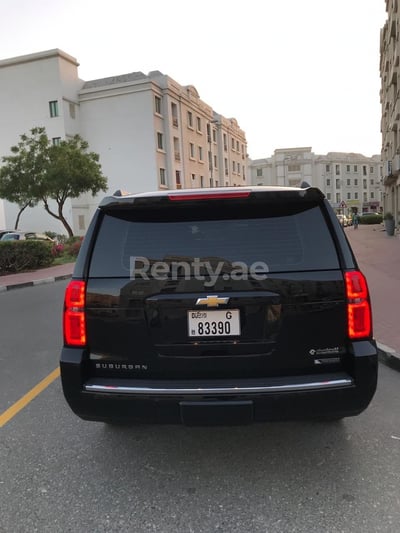 Nero Chevrolet Suburban in affitto a Sharjah 1