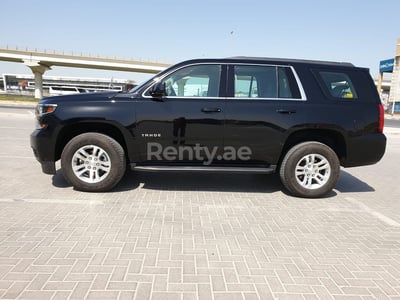 在阿布扎比租赁黑色 Chevrolet Tahoe 0