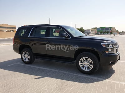 在阿布扎比租赁黑色 Chevrolet Tahoe 1