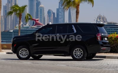 أسود Chevrolet Tahoe للإيجار في دبي 0