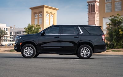 Negro Chevrolet Tahoe en alquiler en Abu-Dhabi 1