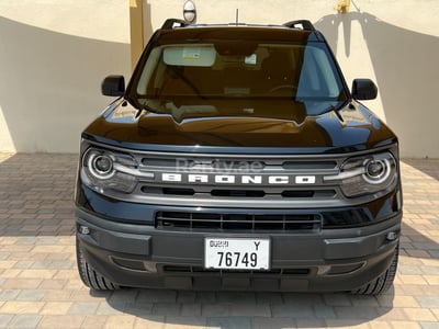 أسود Ford Bronco للإيجار في الشارقة 1