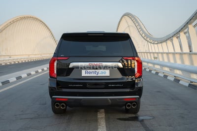 Schwarz GMC Denali XL ,Top-of-the-line zur Miete in Dubai 0