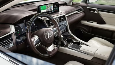 أسود Lexus RX 350 للإيجار في الشارقة 0