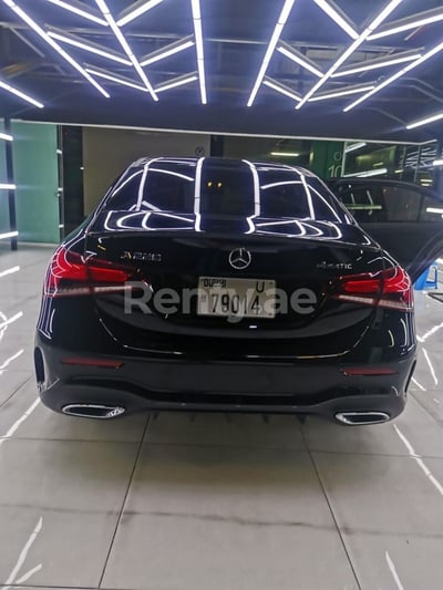 أسود Mercedes A Class 220 AMG للإيجار في أبو ظبي 1