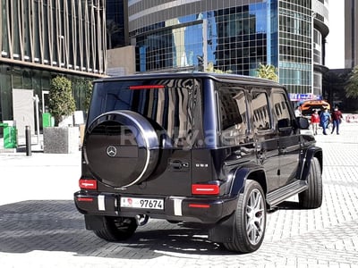 Noir Mercedes G63 AMG en location à Abu-Dhabi 0