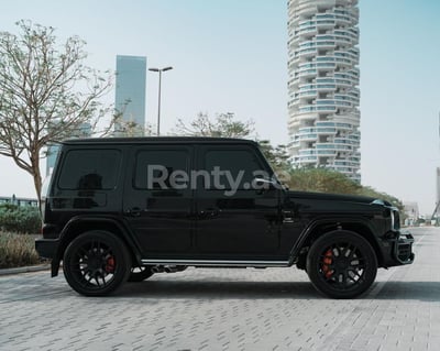 أسود Mercedes G63 AMG للإيجار في أبو ظبي 1