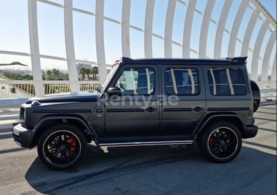 Schwarz Mercedes G63 Brabus kit zur Miete in Abu-Dhabi 0