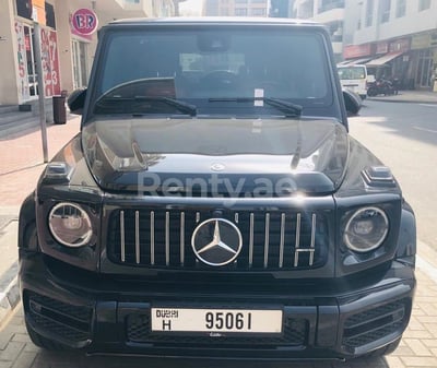 Negro Mercedes G class G63 en alquiler en Dubai 0