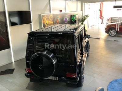 Schwarz Mercedes G class zur Miete in Dubai 1