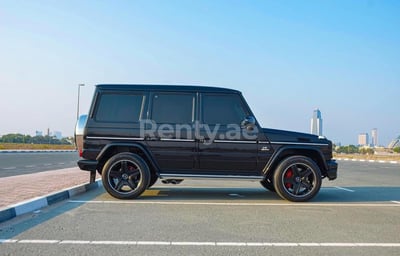 在迪拜租赁黑色 Mercedes G class 0