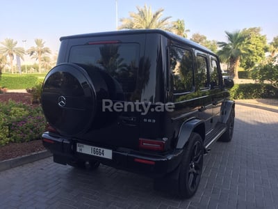 在沙迦租赁黑色 Mercedes G 63 Night Package 1