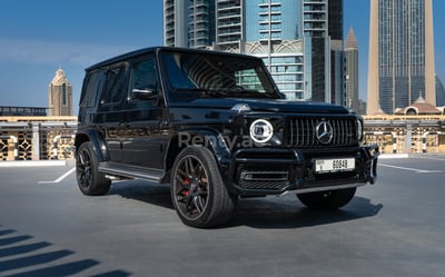 Negro Mercedes G63 AMG en alquiler en Sharjah 0