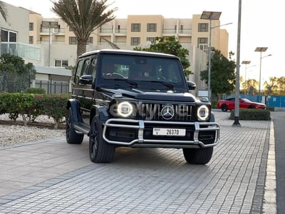 Noir Mercedes G class en location à Dubai 0