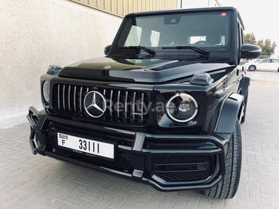 أسود Mercedes G63 AMG للإيجار في أبو ظبي 0