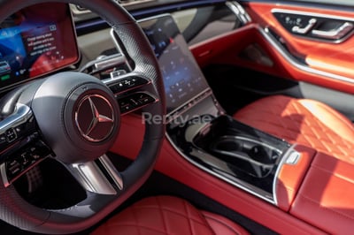 Black Mercedes S500 for rent in Sharjah 1