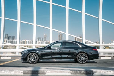 Black Mercedes S500 for rent in Abu-Dhabi 0