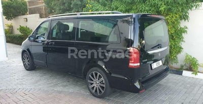 Black Mercedes V 250 for rent in Abu-Dhabi 0