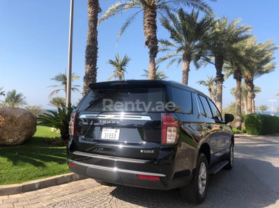 Noir New Chevrolet Tahoe en location à Sharjah 1