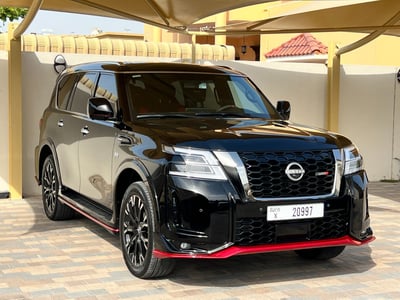 Черный Nissan Patrol NISMO в аренду в Абу-Даби 0