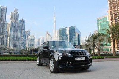 Schwarz Range Rover Sport zur Miete in Dubai 1