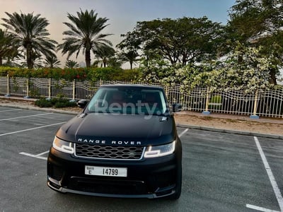 Schwarz Range Rover Sport Dynamic zur Miete in Dubai 1