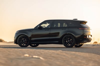 Negro Range Rover Sport en alquiler en Abu-Dhabi 1