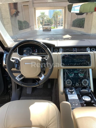 Black Range Rover Vogue for rent in Dubai 0