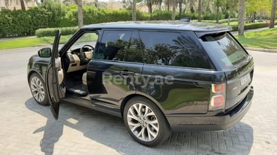 Black Range Rover Vogue for rent in Sharjah 1