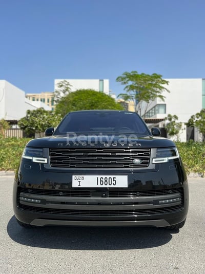 Noir Range Rover Vogue en location à Abu-Dhabi 0