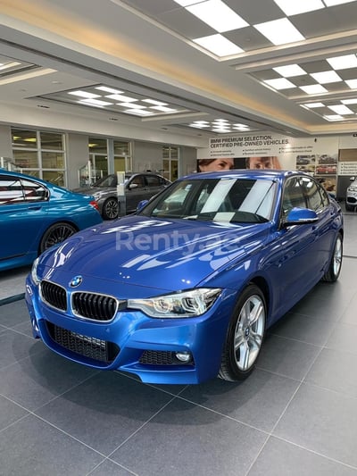 Blue BMW 318 for rent in Abu-Dhabi 1