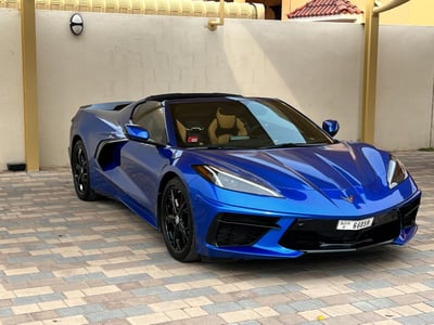 أزرق Chevrolet Corvette للإيجار في أبو ظبي 1