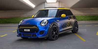 在沙迦租赁蓝色 Mini Cooper 0