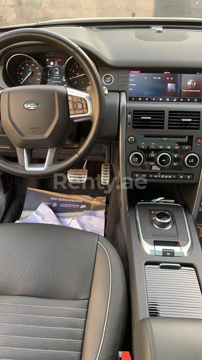 Blue Range Rover Discovery for rent in Abu-Dhabi 0